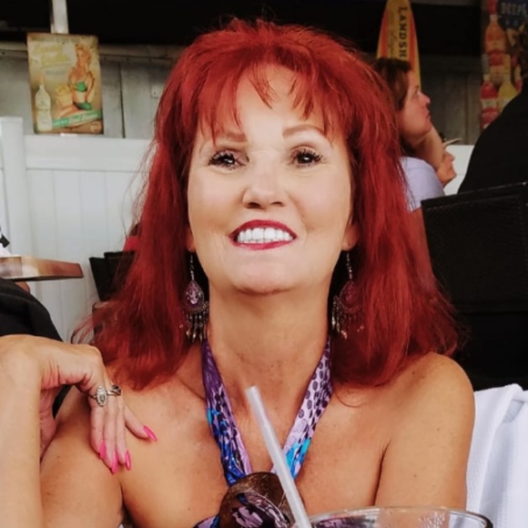 Meet your Posher, Pam - Picture 1 of 2